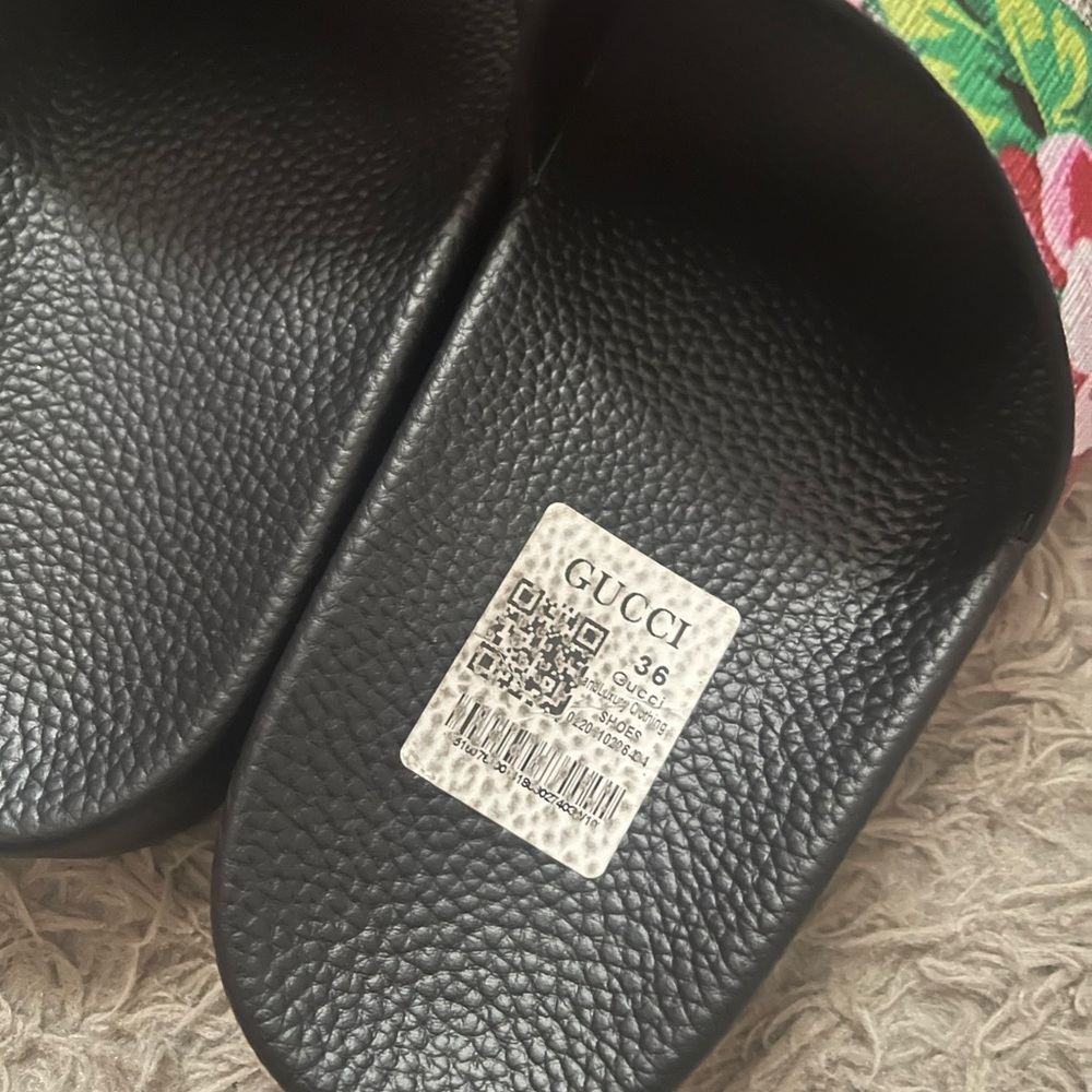 Gucci Floral GG Canvas Slide Sandals in Black, Pink and Green - Picture 5 of 6
